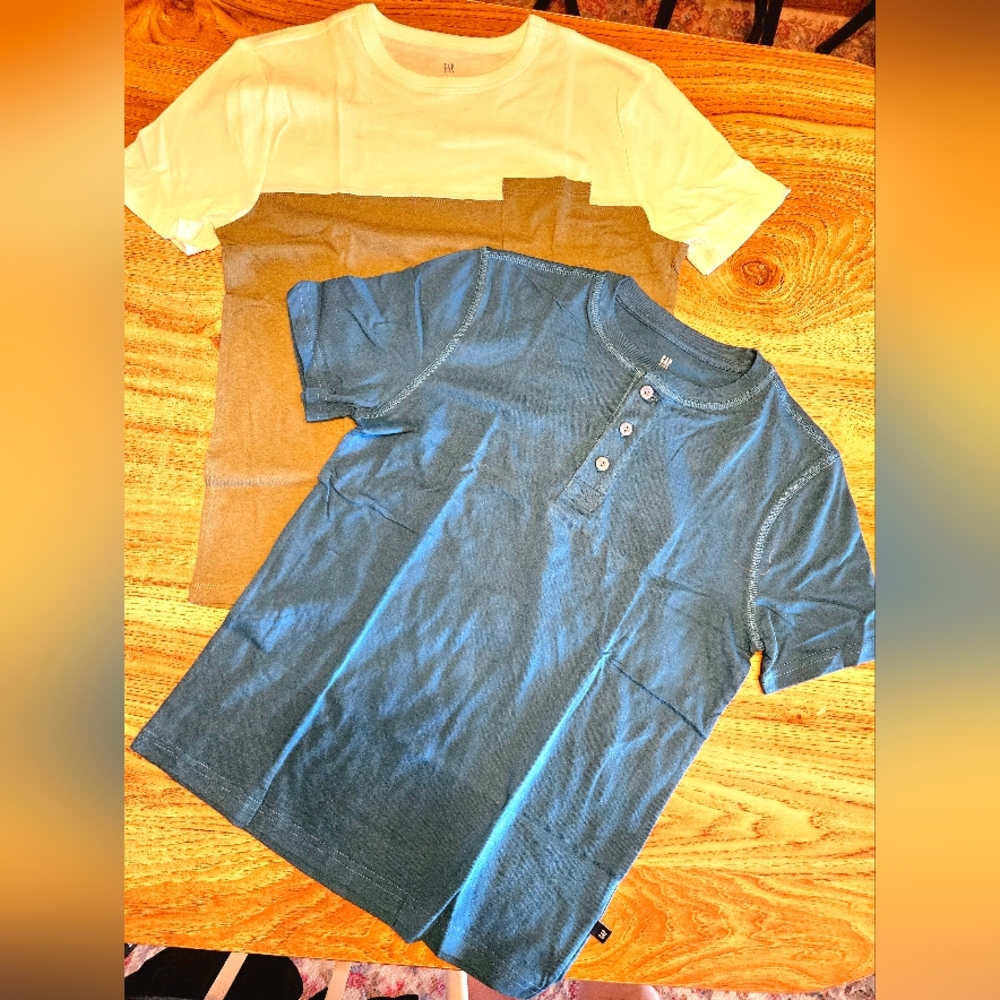 GAP kids 14-16 XL  bundle of 2 shirts